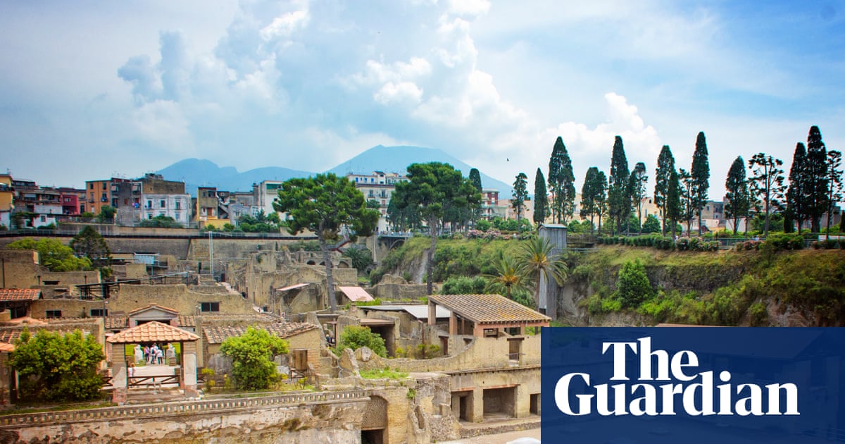 AI helps read papyrus scroll burnt to crisp during Vesuvius eruption | AI (artificial intelligence)