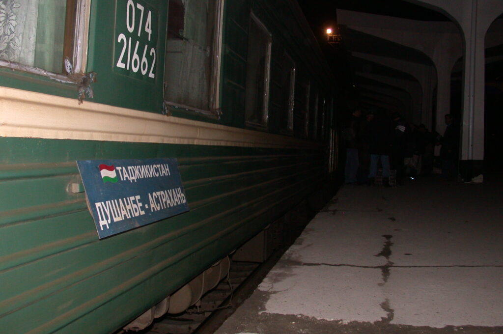 #AP30/Stories. "Well, here we go..." How Tajikistanis traveled to Russia 22 years ago