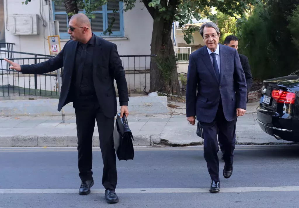 Anastasiades to challenge corruption report findings at press conference