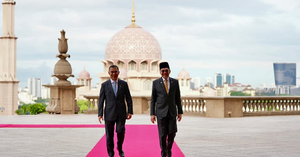 Anwar Ibrahim accords warm reception to Tarique Rahman at Perdana Putra