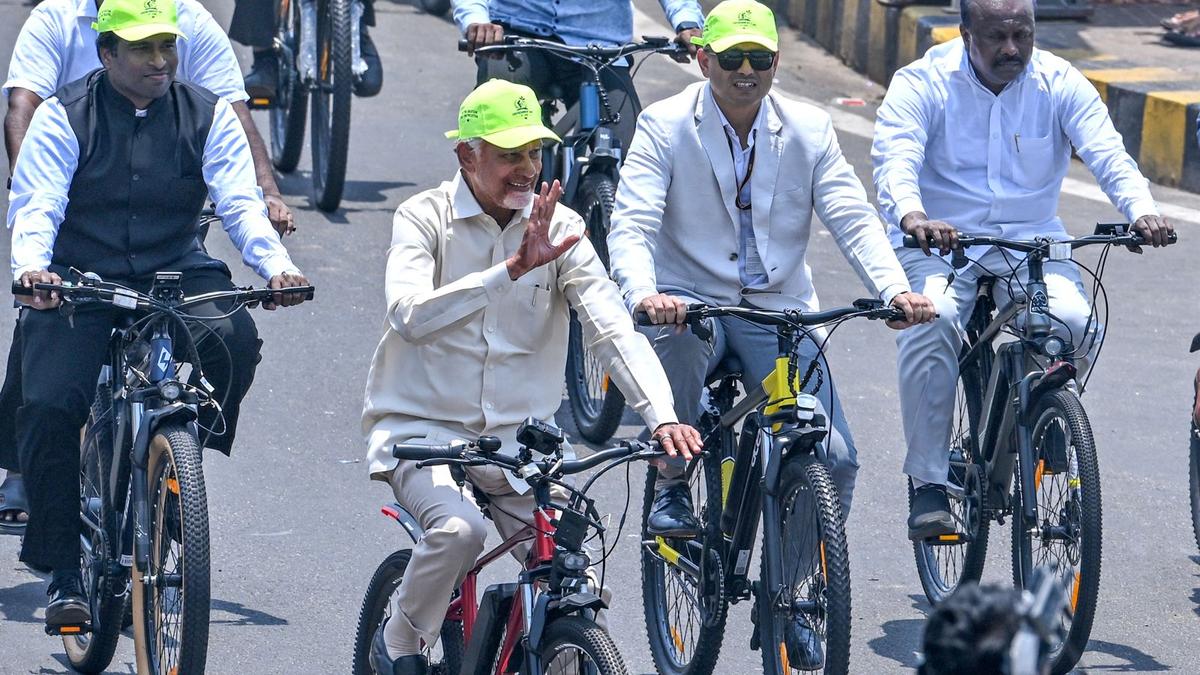 At 76, Naidu pedals 5.5 km of midday heat for a greener Visakhapatnam