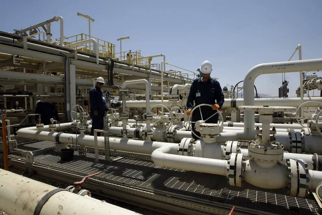 Baghdad calls for resumption of oil operations in northern Iraq