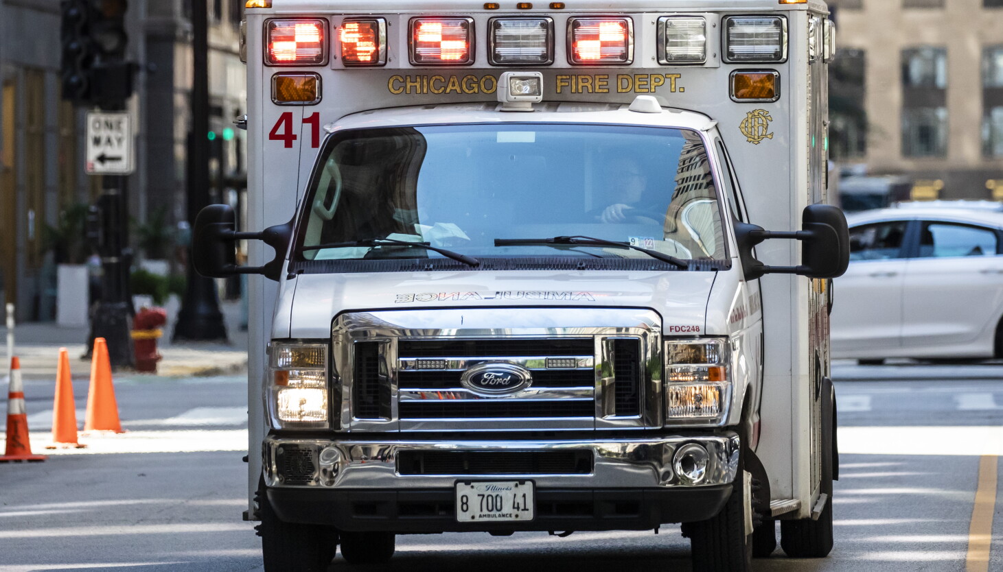 Bicyclist, 27, fatally shot in Grant Park