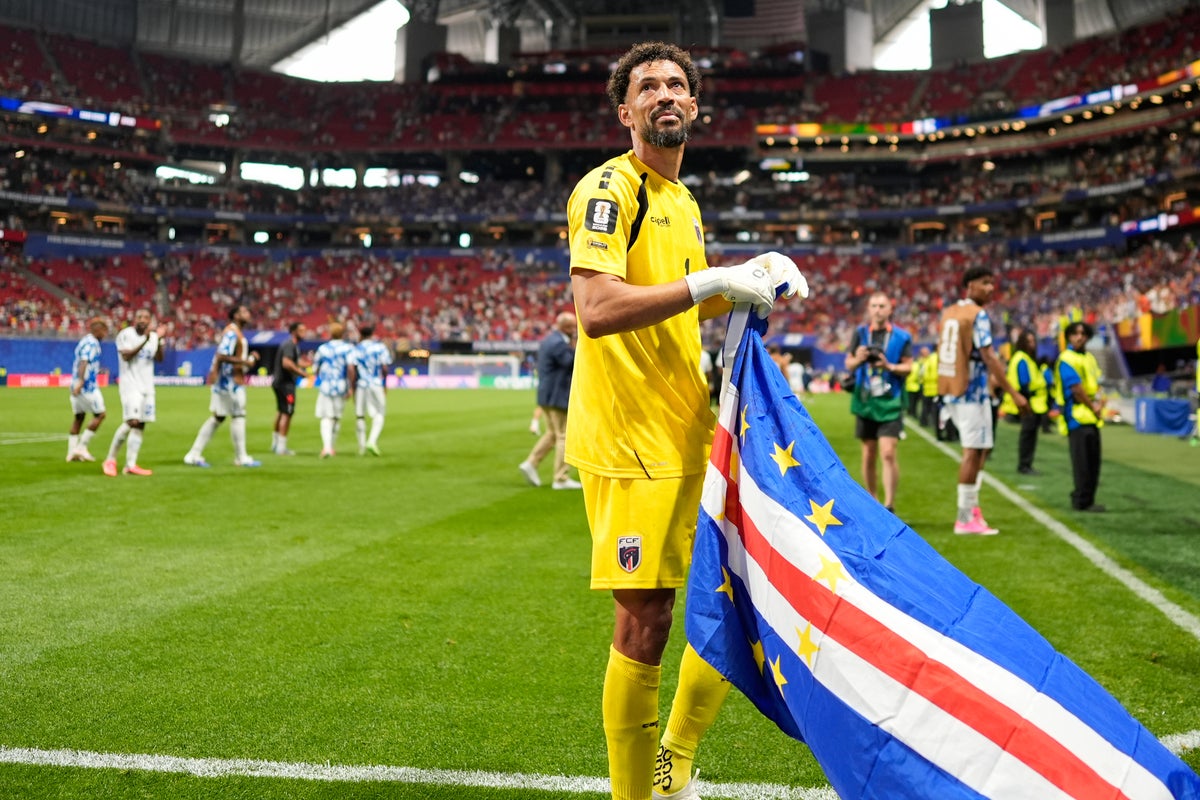 Cape Verde's Vozinha becomes an Instagram sensation thanks to his saves and a streamer's push
