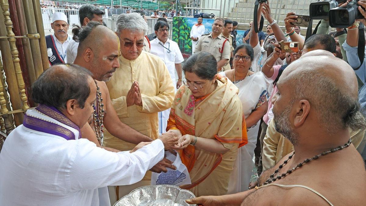 Chief Justice of A.P. High Court Lisa Gill offers prayers at Tirumala