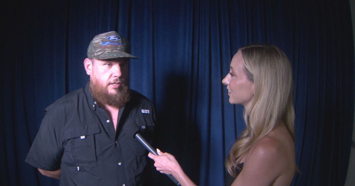Country stars speak about Alan Jackson's influence on careers and the genre