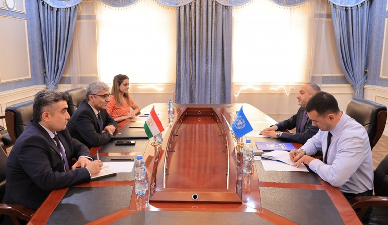 Deputy Foreign Minister of Tajikistan meets with UNHCR Regional Representative