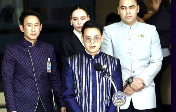 Digital Minister tells parliamentary panel he knew the key person linked to 1.62 billion baht AI contract