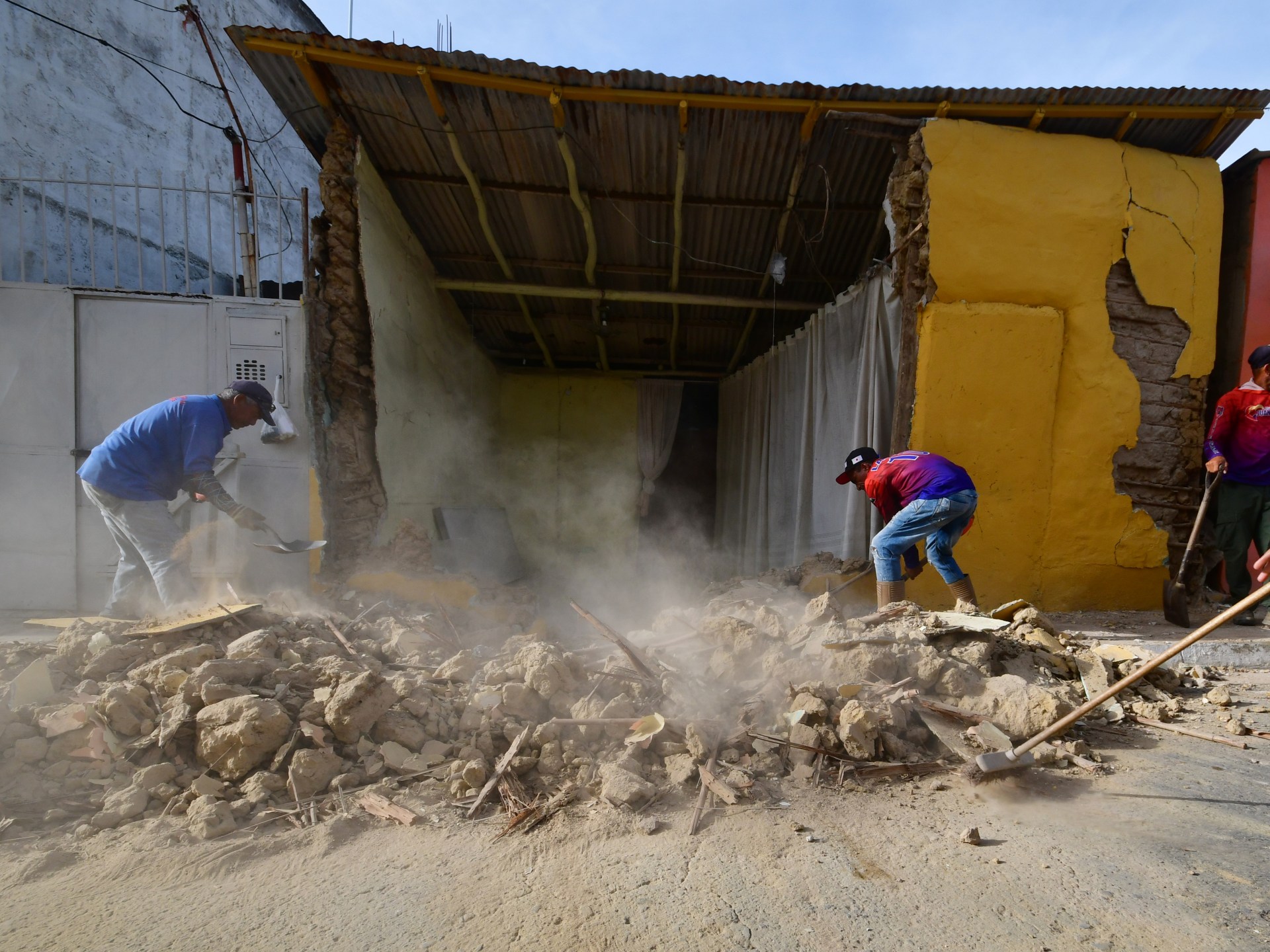 Economic losses mount as Venezuela earthquake death toll grows | Earthquakes News