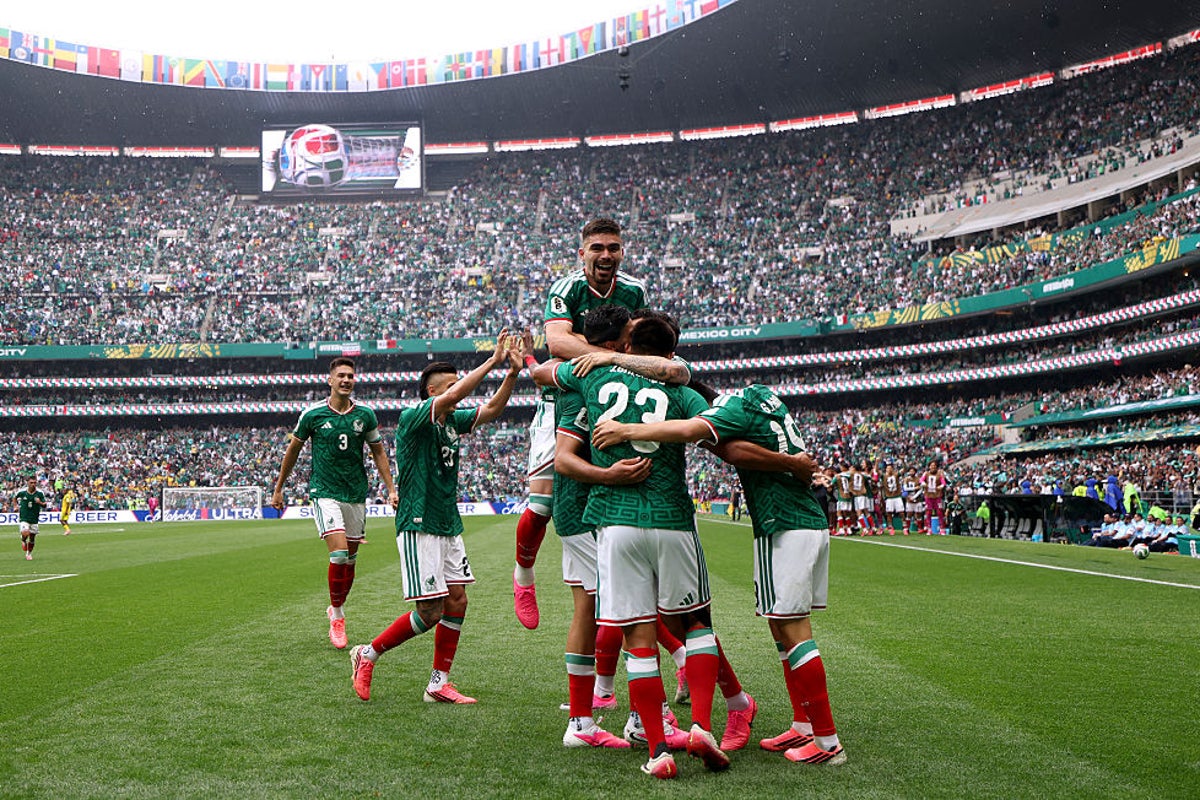 Ecuador files complaint after Mexico fans disrupt team’s hotel ahead of World Cup match