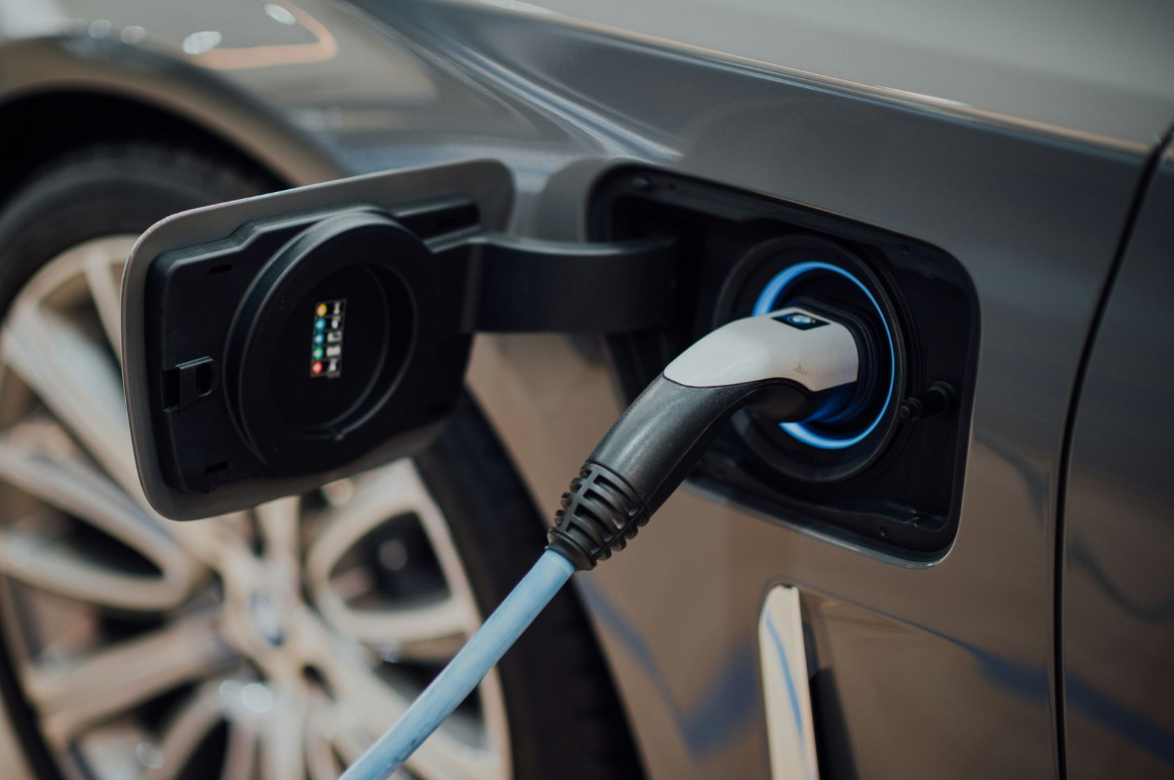 Electric cars reduce pollutant gas emissions in Europe