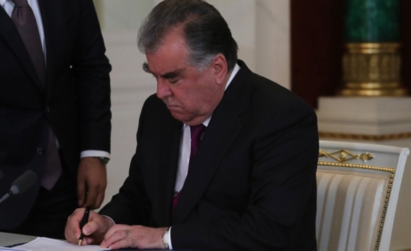 Emomali Rahmon congratulates U.S. and Iranian leaders on reaching peace agreement