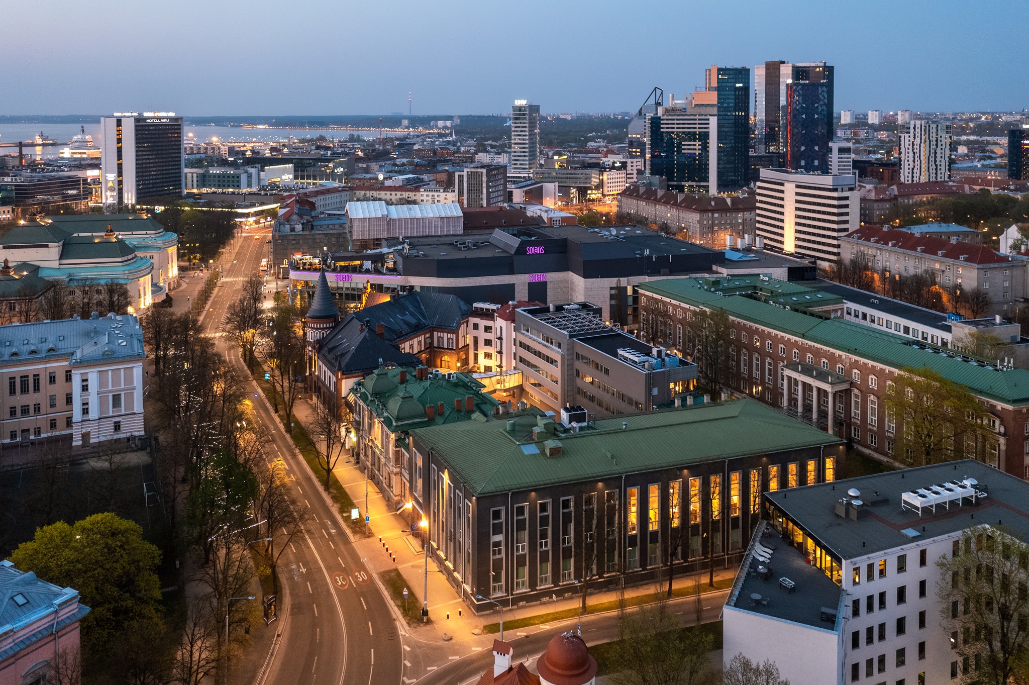 Tallinn city centre, with the Bank of Estonia building in the foreground. Photo by Kaupo Kalda.
