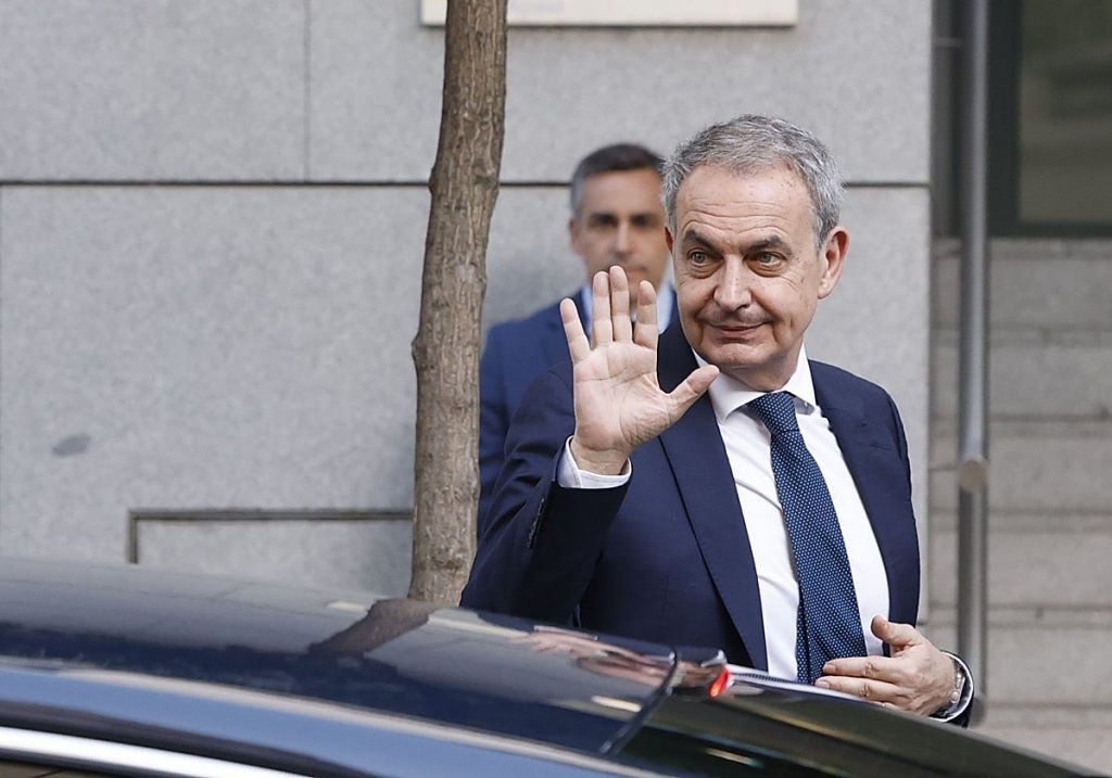 Ex-Spanish prime minister challenges legality of corruption probe