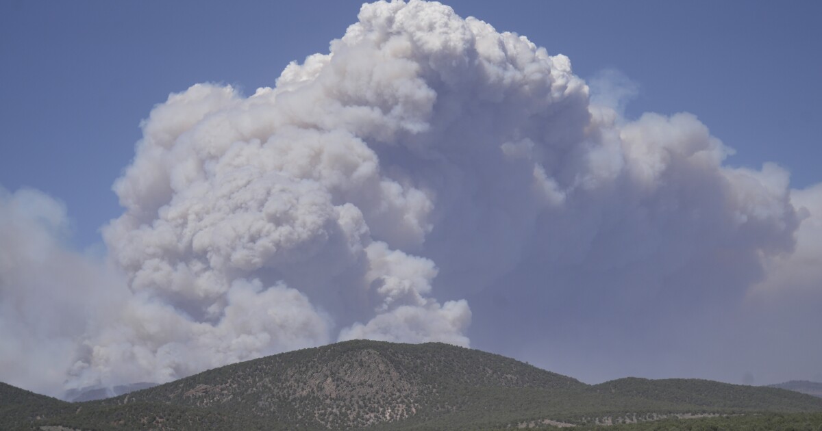 Fast-moving fire in Utah spreads overnight, leading to more evacuations
