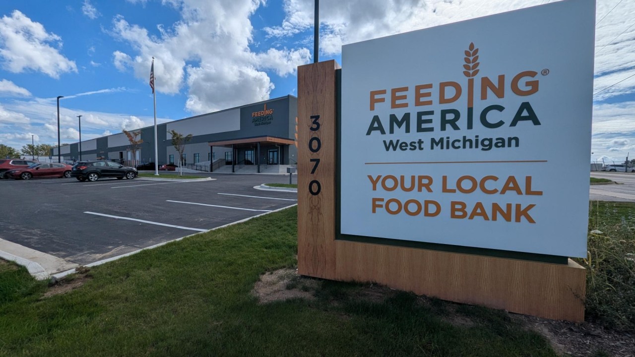 Feeding America hosts mobile food pantry for 616 Day