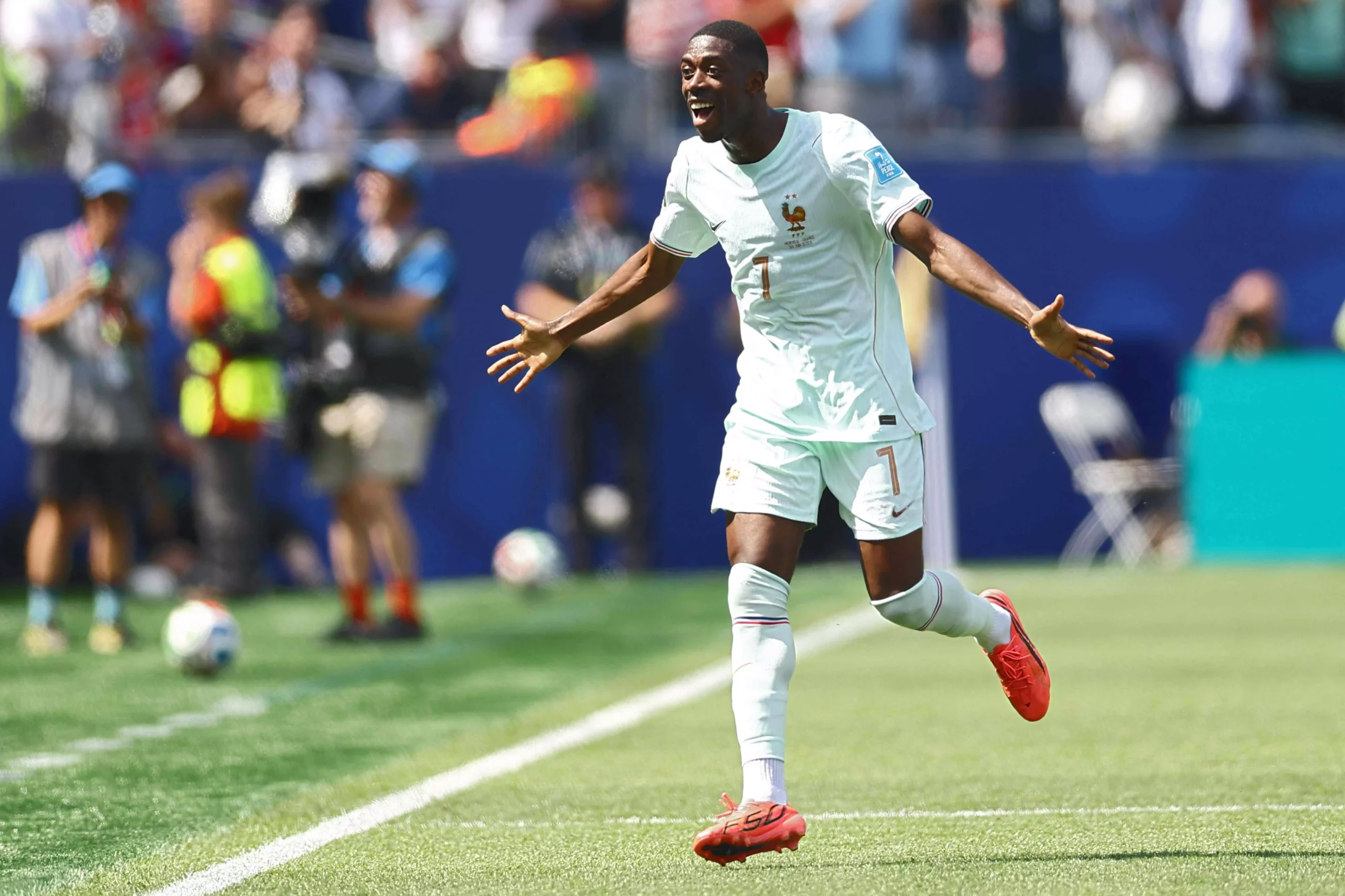 France Crush Norway 4-1 to Finish Group Stage in Style