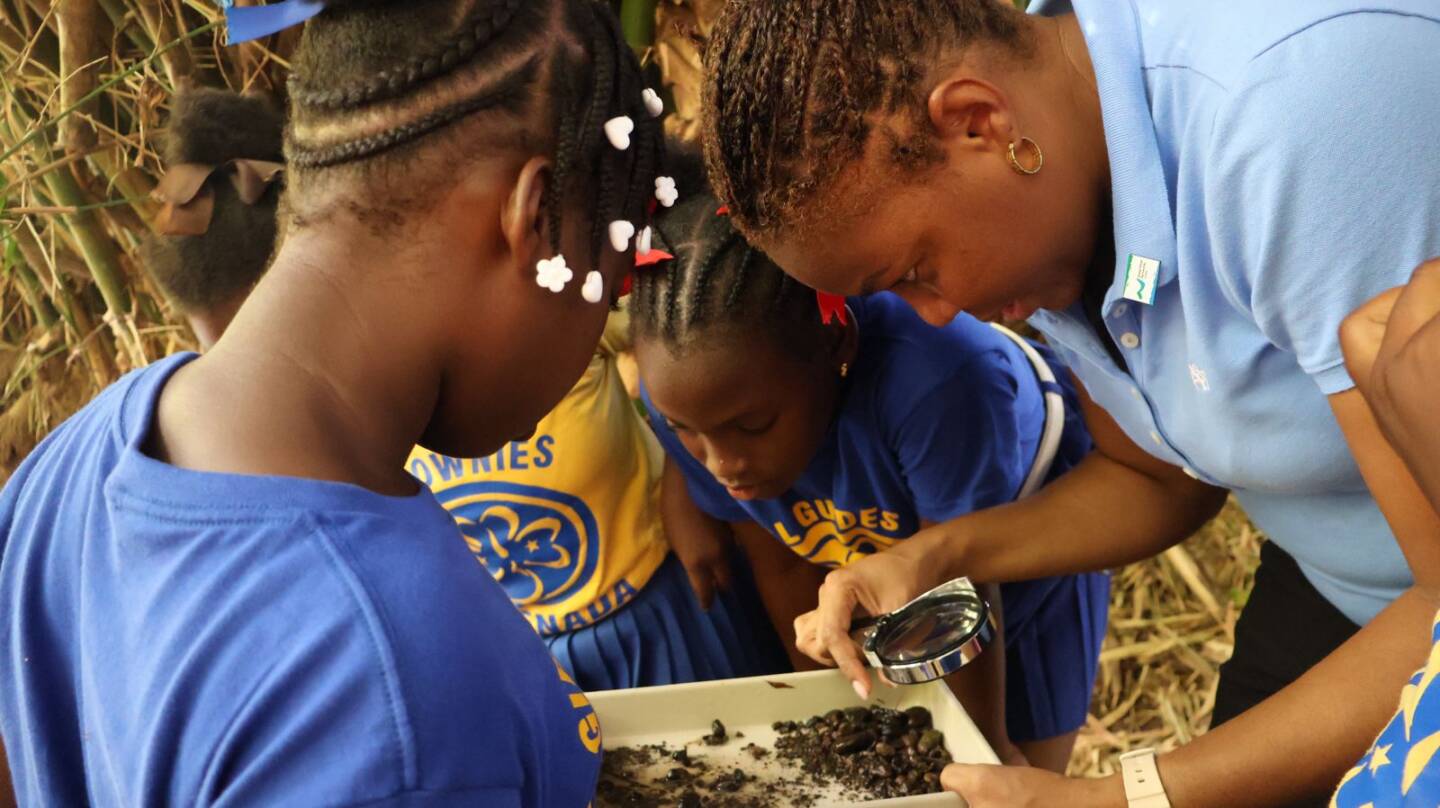 GWP-C and SGU educate students on Water Quality Assessment