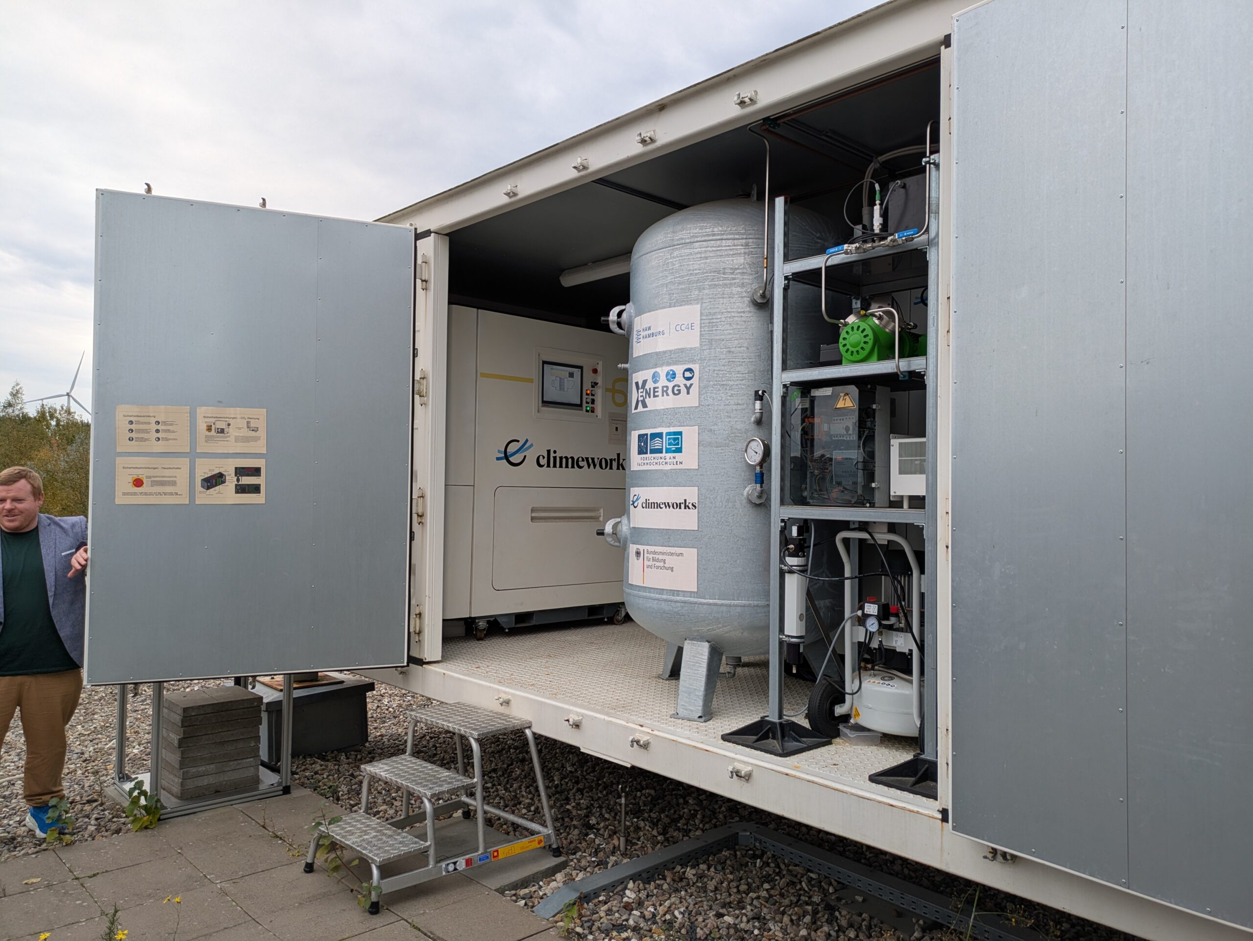 Photo shows direct air capture facility at Competence Center for Energy Transition (CC4E) in Hamburg, Germany. Photo: CLEW/Wettengel.