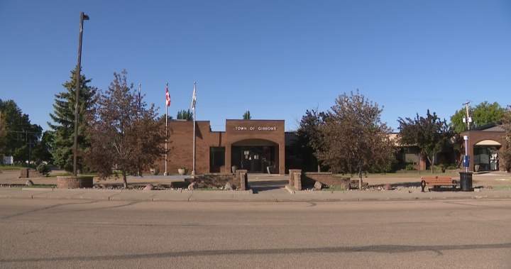 Gibbons, Alta. residents vote by a large majority to remain a town
