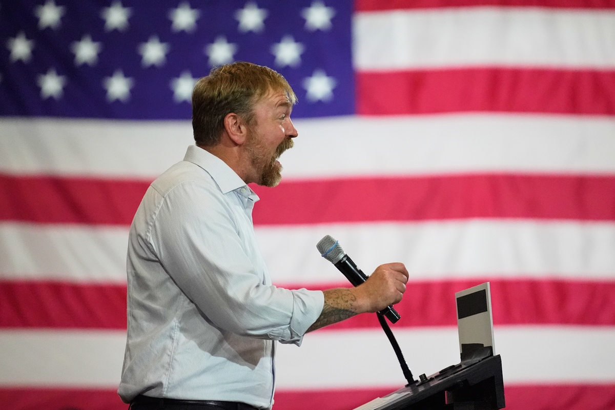 Graham Platner is not qualified to be a U.S. senator