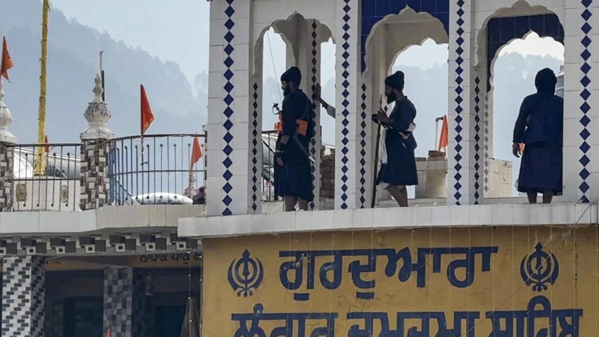 Group of Nihangs storm gurdwara in Rudraprayag, hold Sikh devotee hostage on roof
