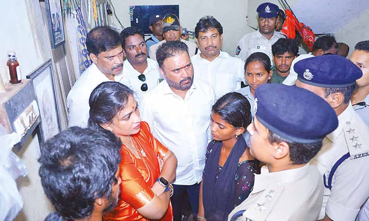 Home minister visits the family, vows full support