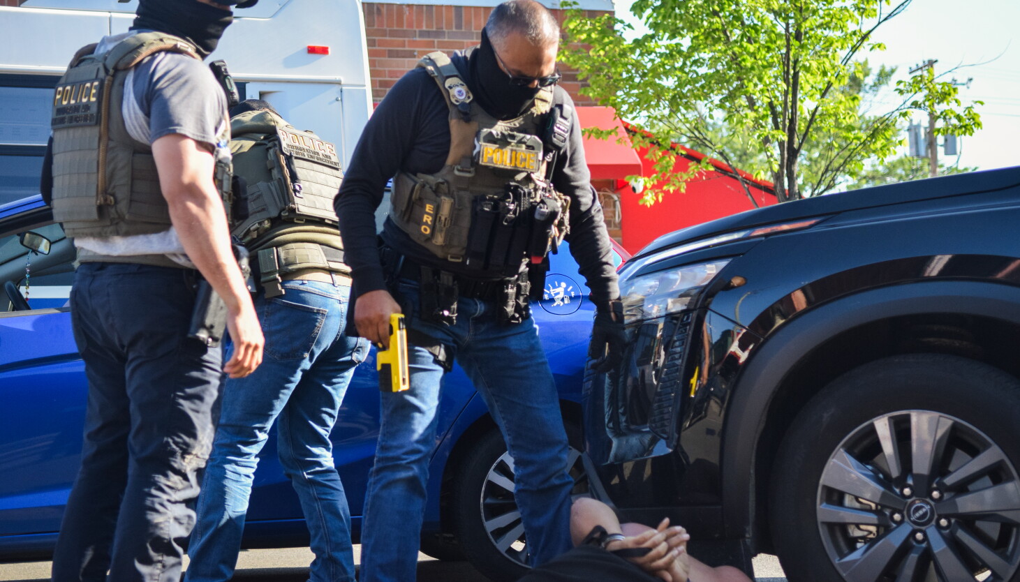 ICE agents shock man with Taser, barrel into car during chaotic arrest in Albany Park