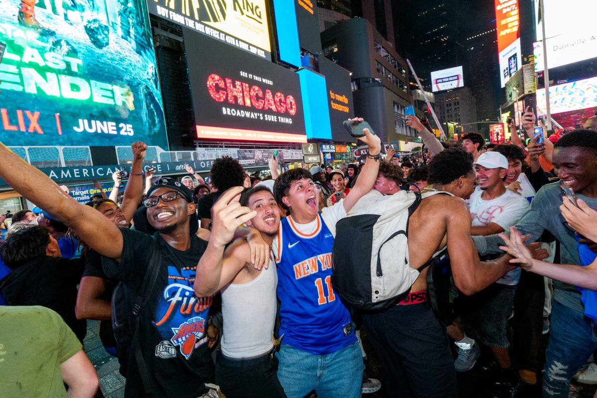Knicks fever collides with New York area’s first World Cup game in 32 years