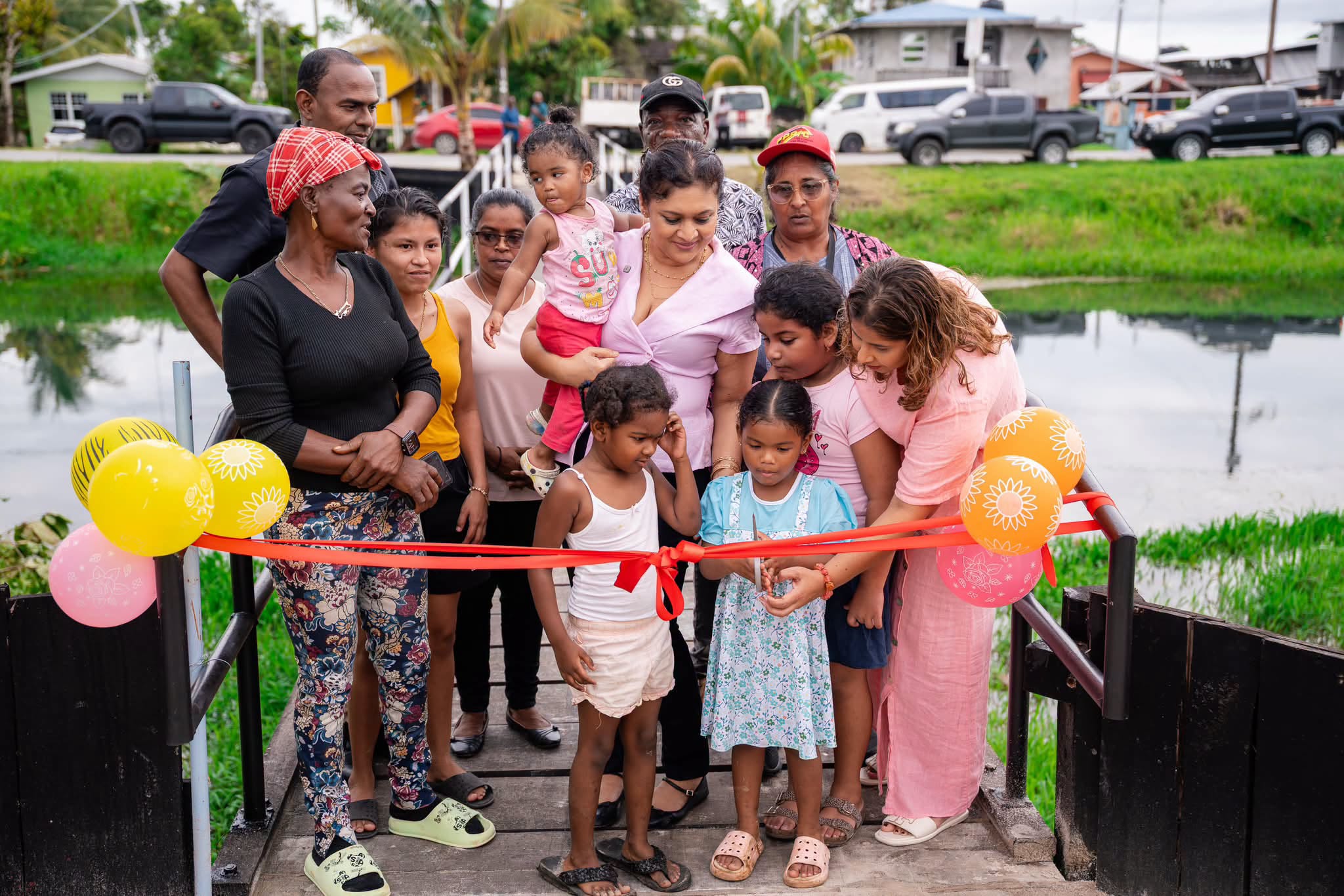 La Grange & Bagotville now connected via pedestrian bridge