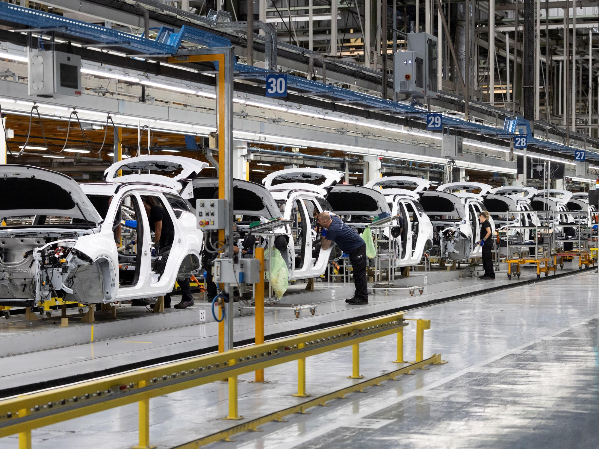 La Industria es el sector más golpeado por la caída del empleo en el ultimo año
