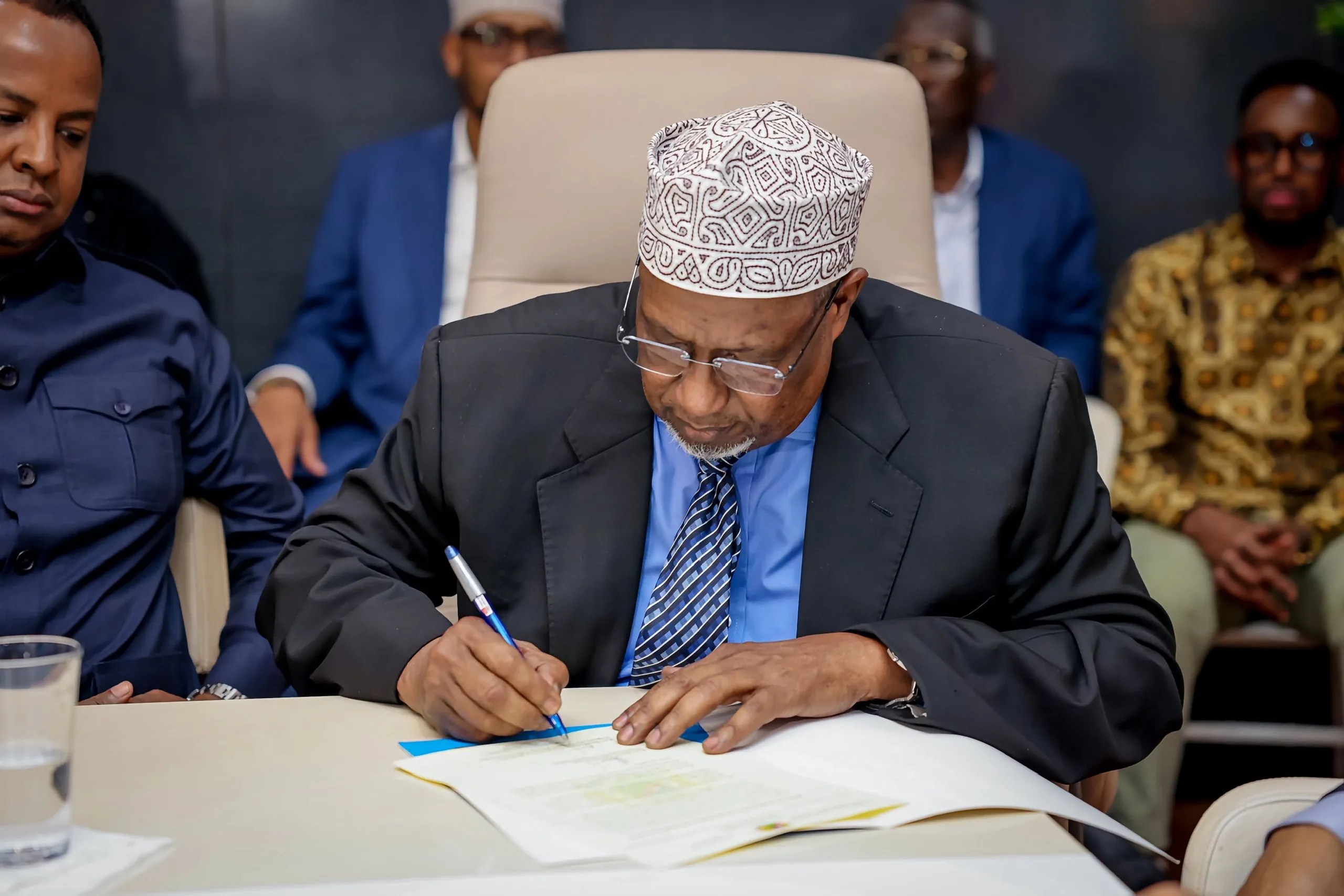 Madaxweyne Aadan Madoobe oo magacaabistiisii ugu horreysay sameeyay
