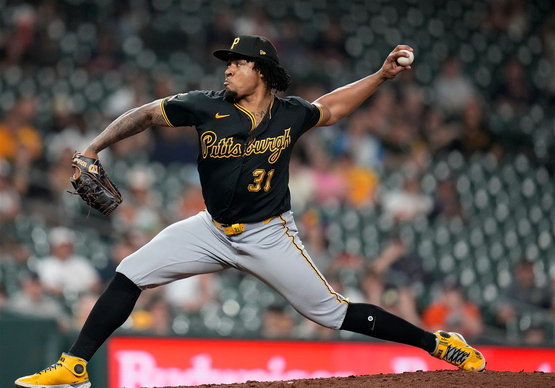 Massive bullpen collapse costs Pirates in loss to Astros