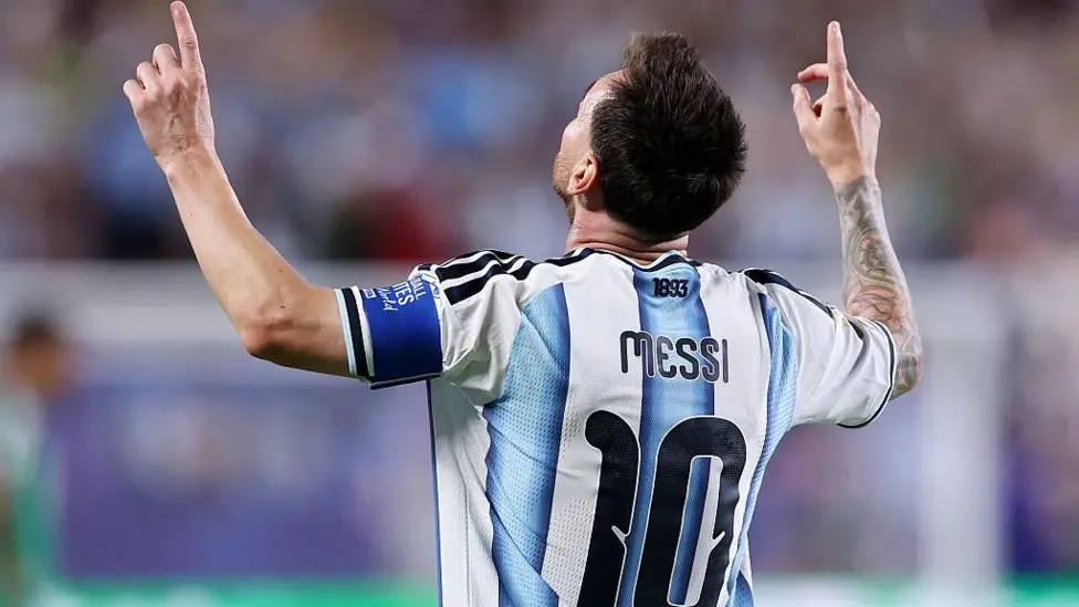 Messi makes World Cup history to send Argentina into last 32