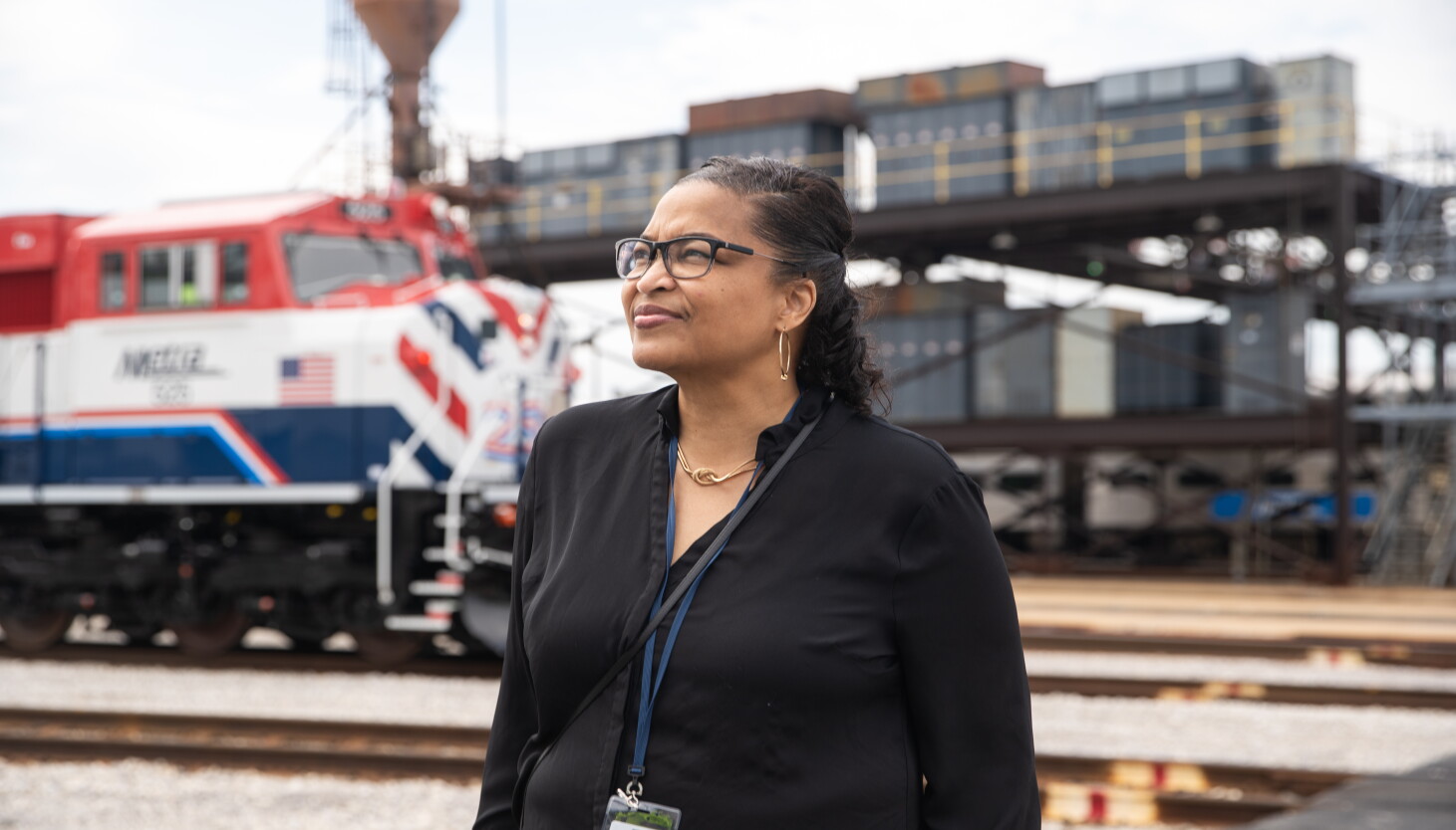 Metra designer unveils special locomotive ahead of nation's 250th birthday: 'This is America'