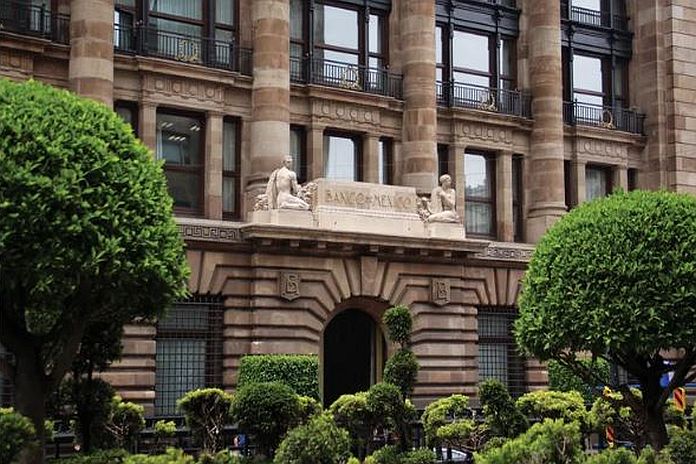 Mexico Central Bank holds rates, merchandise trade surplus narrows