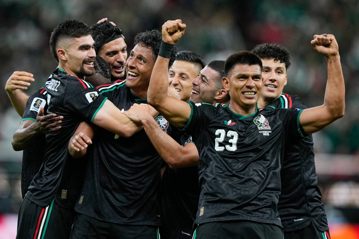 Mexico becomes first country to reach knockout stage of World Cup, beating South Korea 1-0