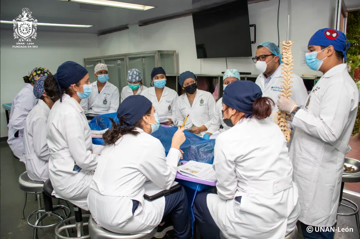 Nicaraguan Medical Students Expelled and Doctors Threatened