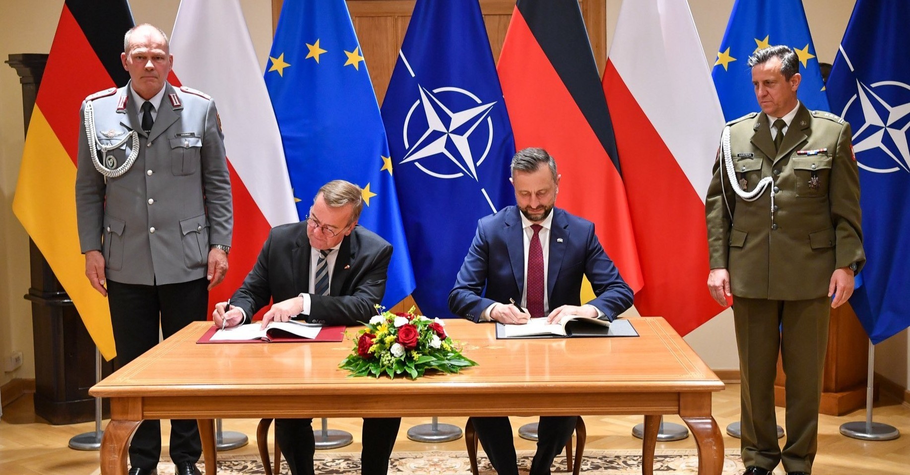 Poland and Germany sign defence cooperation agreement