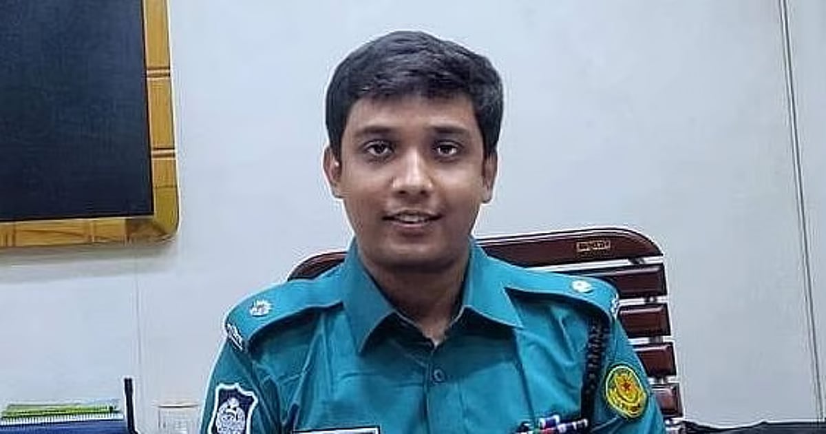 Police officer Saklain forced into retirement over relationship with Pori Moni