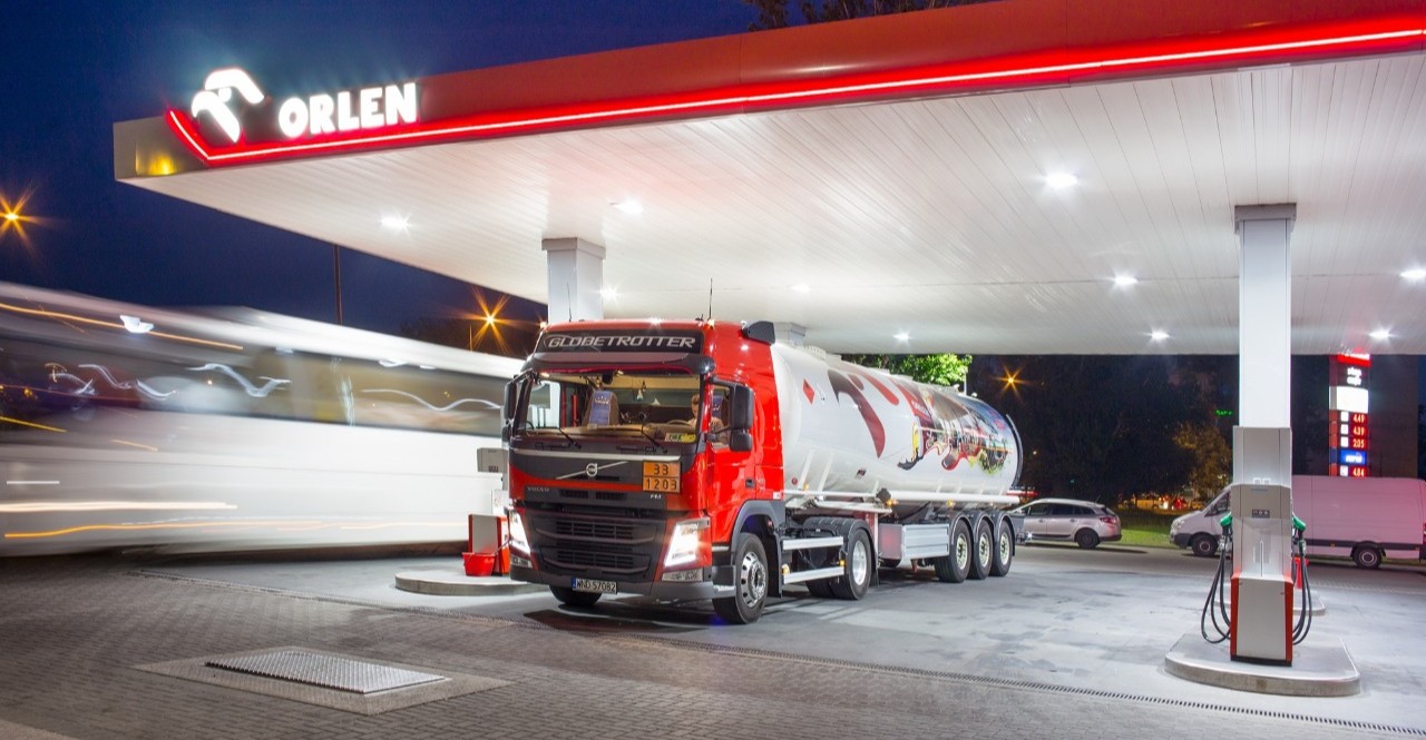 Polish government approves windfall tax on fuel firms’ excess profits
