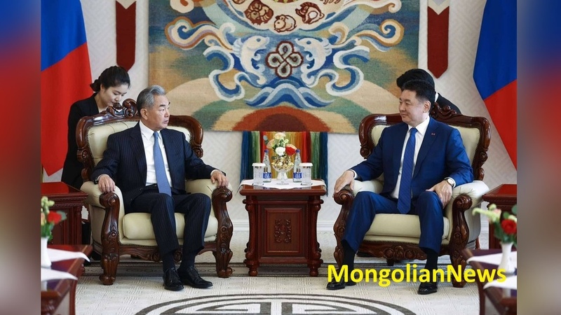 President of Mongolia receives Foreign Minister of China