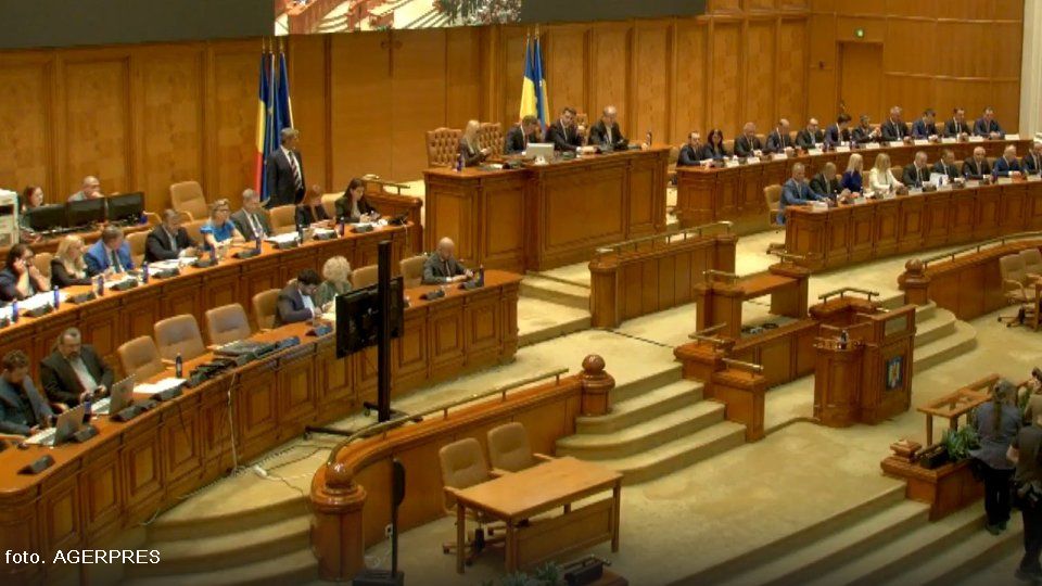 Guvernul Adrian Veştea, rejected by Parliament (photo: Agerpres)