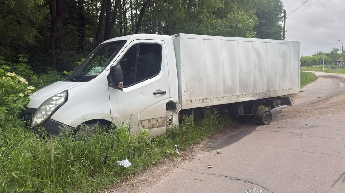 Russians attack bread delivery lorry in Chernihiv Oblast, injuring driver
