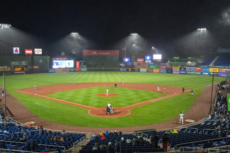 Sea Dogs slammed by Fightin Phils