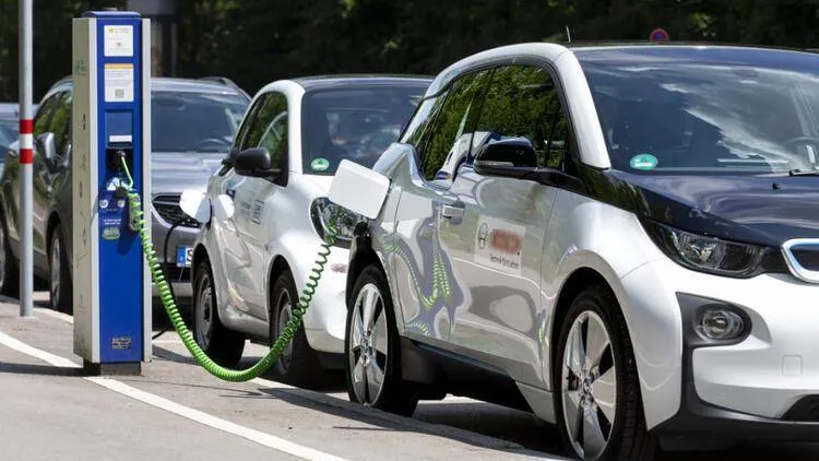 Serbia to build network of electric vehicle, hydrogen and gas refuelling stationsSerbian Monitor