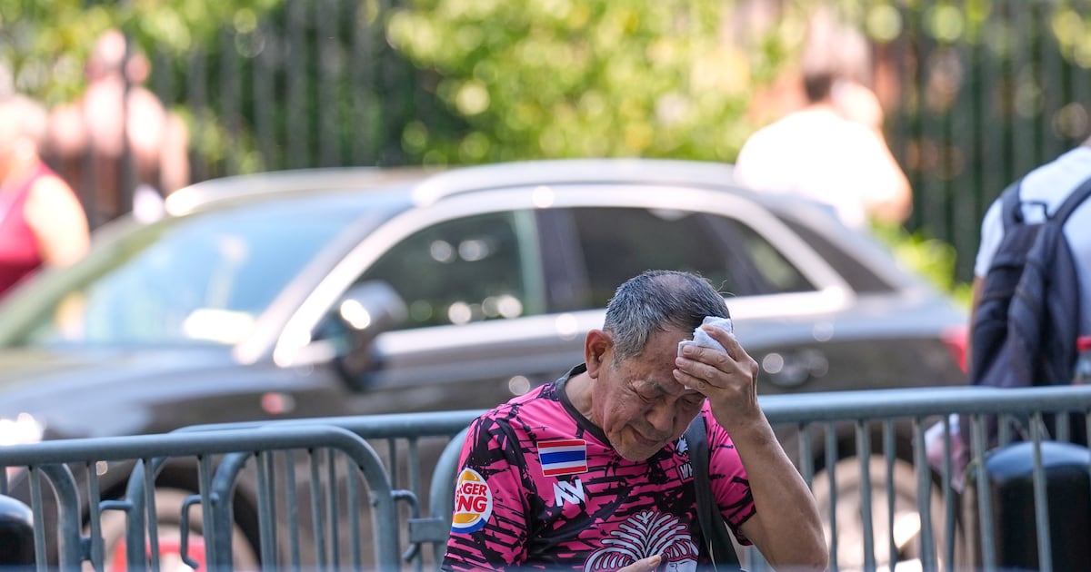 Sweltering Midwest heat cancels outdoor plans as cooling centers open and the East braces for impact