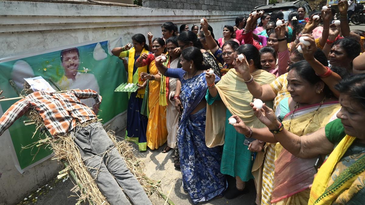 TDP women’s wing protests remarks against home minister