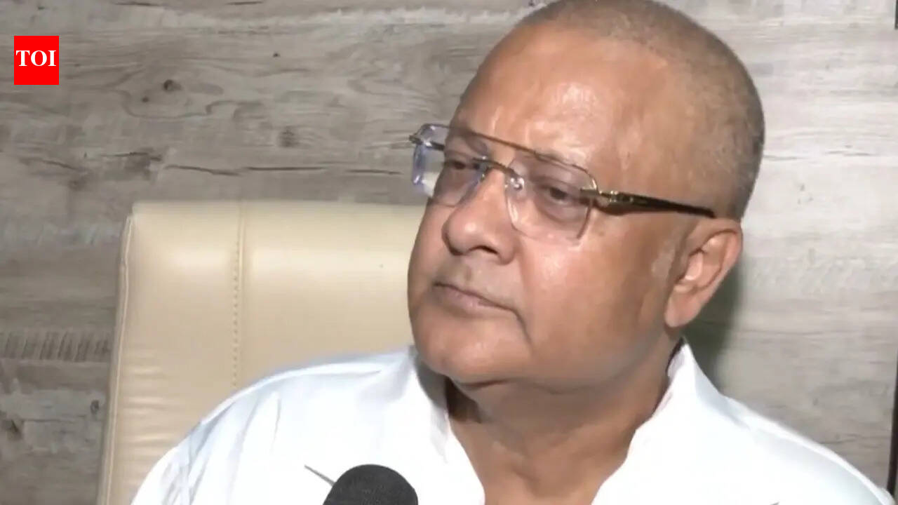 TMC minority cell secretary Ajmal Siddiqui resigns, says party is collapsing because of Abhishek Banerjee | Kolkata News