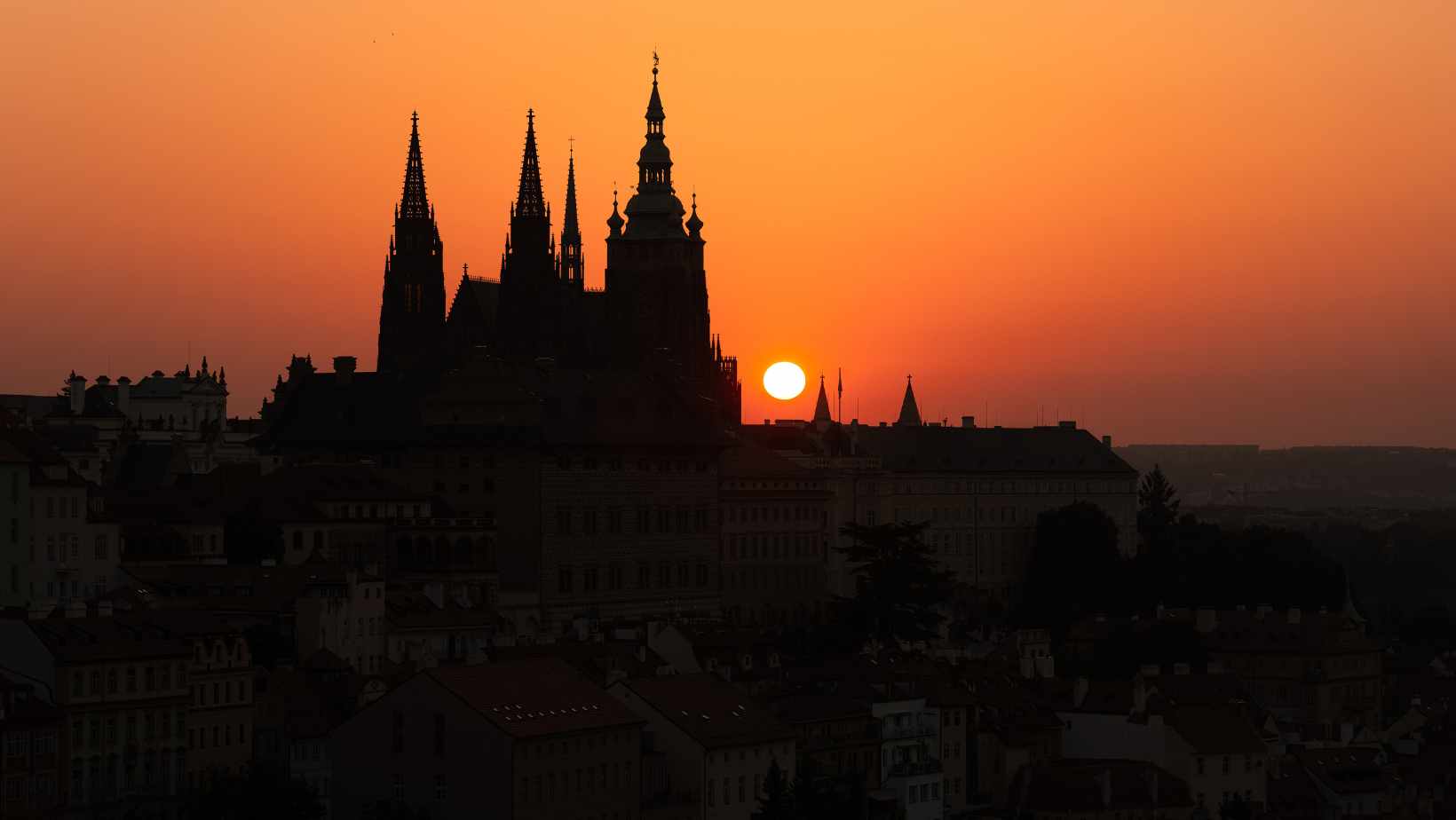 Tropical night Czech Republic records warm Prague night